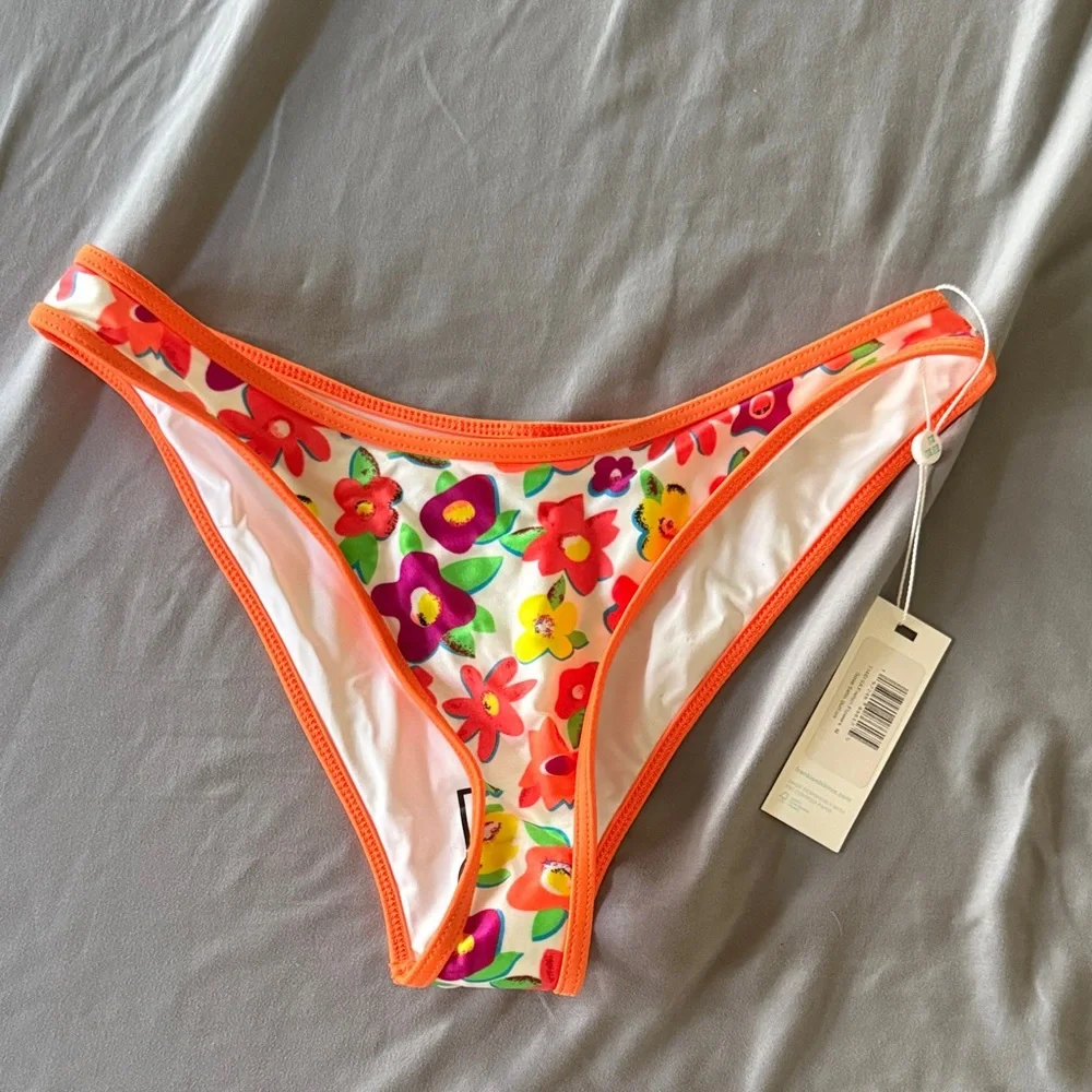 NWT FRANKIES BIKINIS Dove Shine Classic Bikini Bottom, French Flowers, size M
